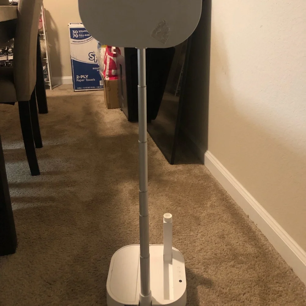 Fill light brand new besides the thing on it but it stills works
